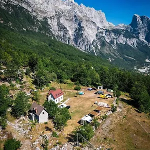  Gasthuis Freskia Albanië